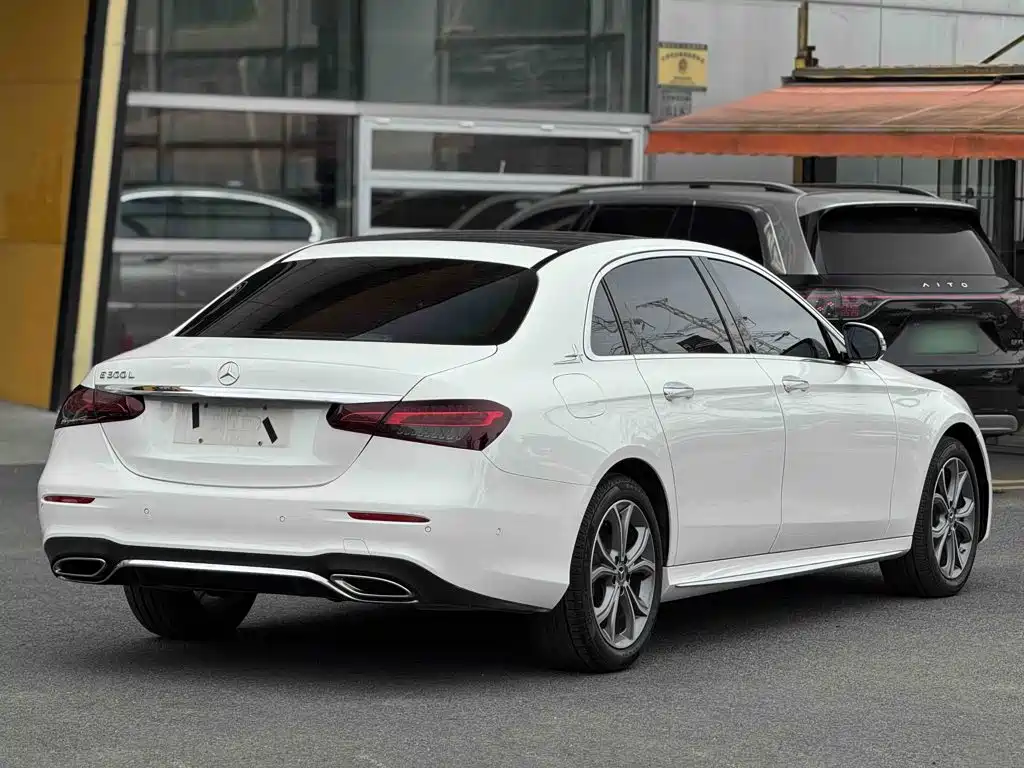Mercedes-Benz E-Class 2022