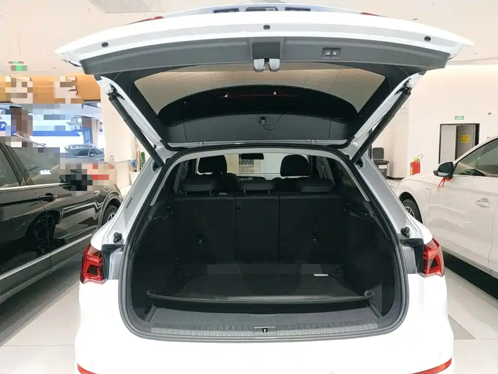 Audi Q3 2022 — фото 14