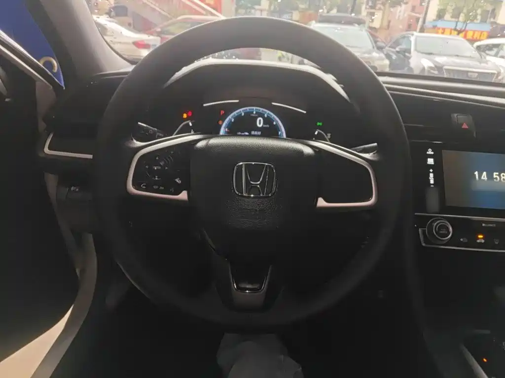 Honda Civic 2020 — фото 11