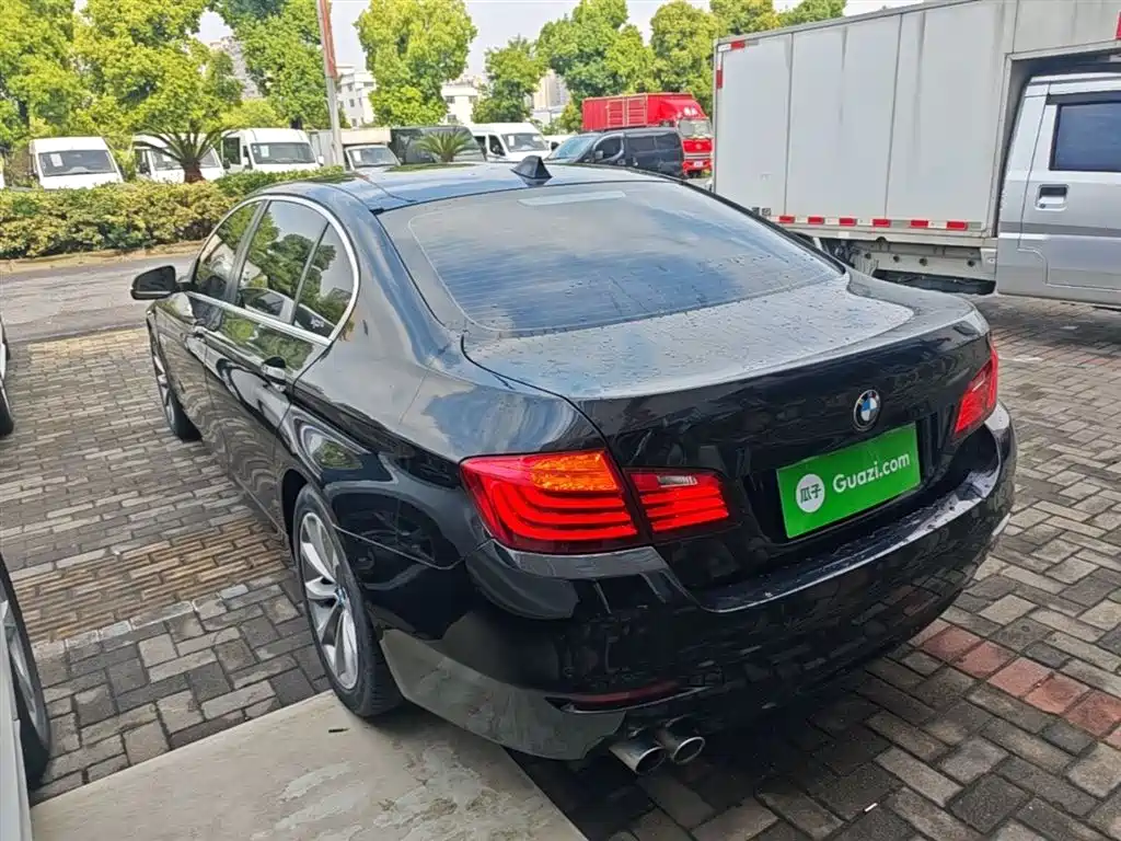 BMW 5 Series 2015 — фото 23