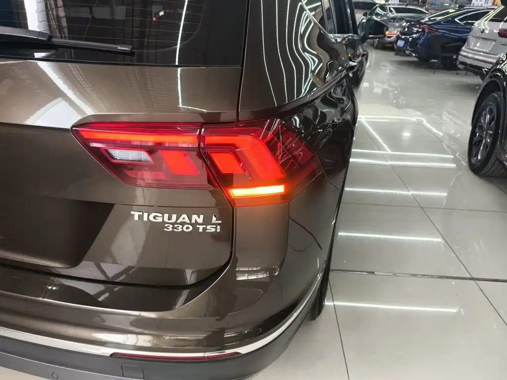 Volkswagen Tiguan L 2018 — фото 24