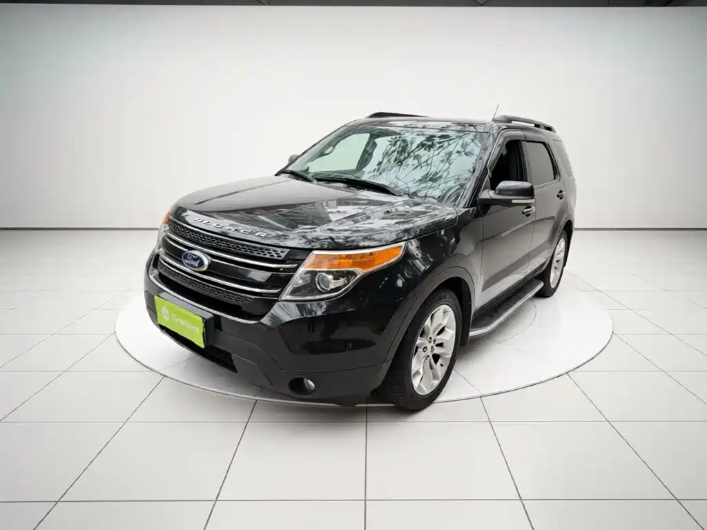 Ford Explorer 2015 — фото 1
