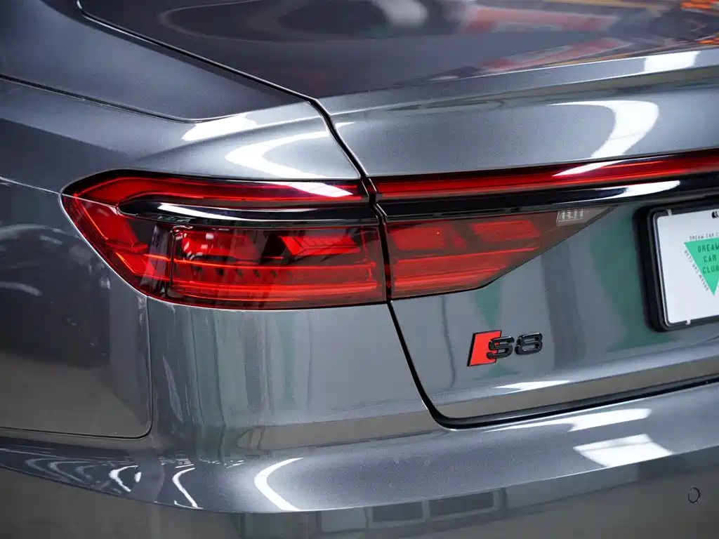 Audi S8 2021 — фото 3