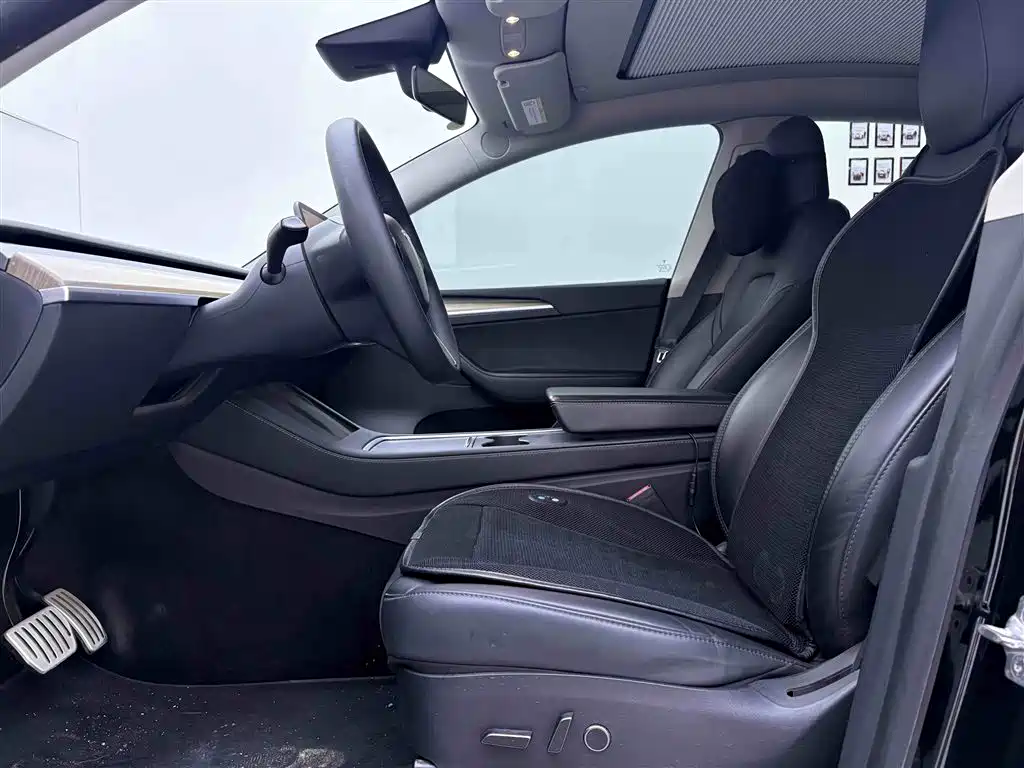 Tesla Model Y 2022 — фото 12