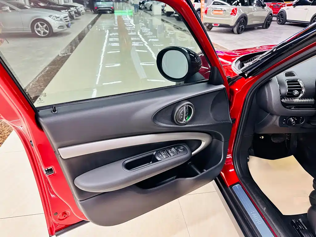 MINI Clubman 2018 — фото 18