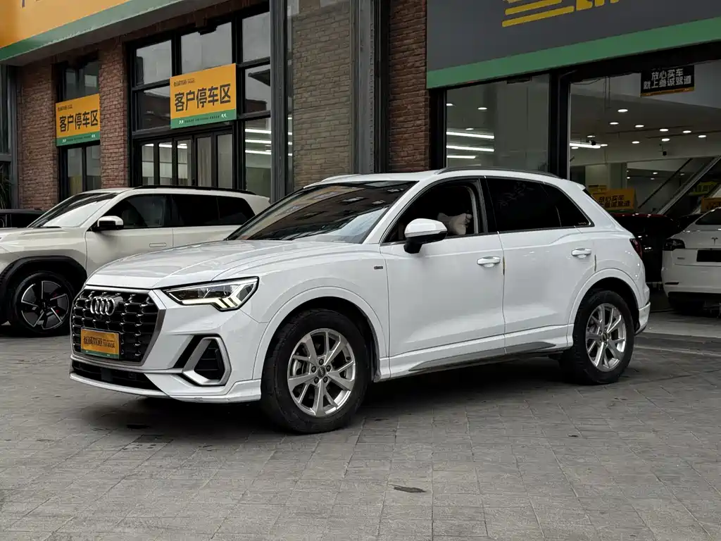 Audi Q3 2020 — фото 11