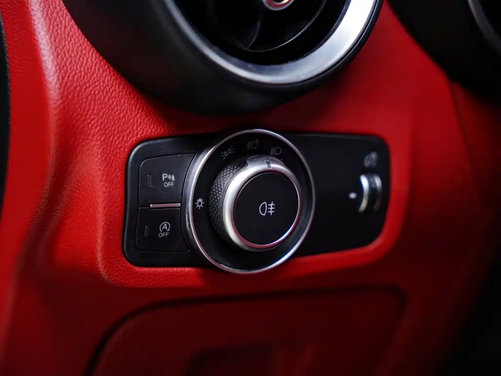 Alfa Romeo Stelvio 2018 — фото 34