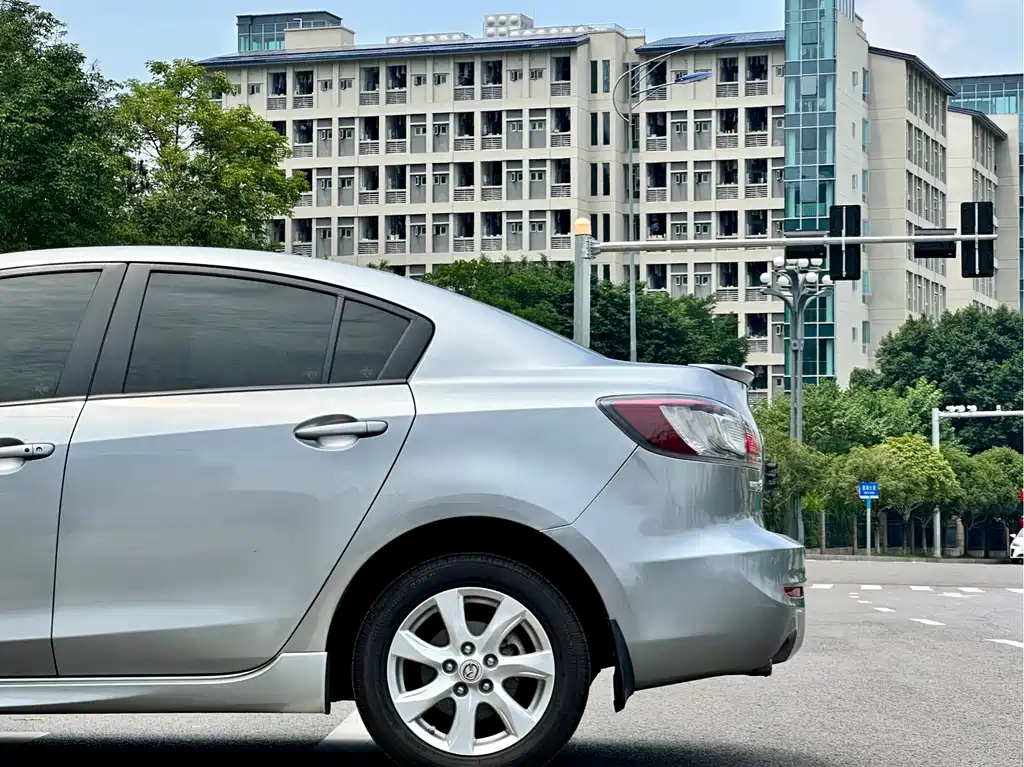 Mazda 3 Xingcheng 2013 — фото 9