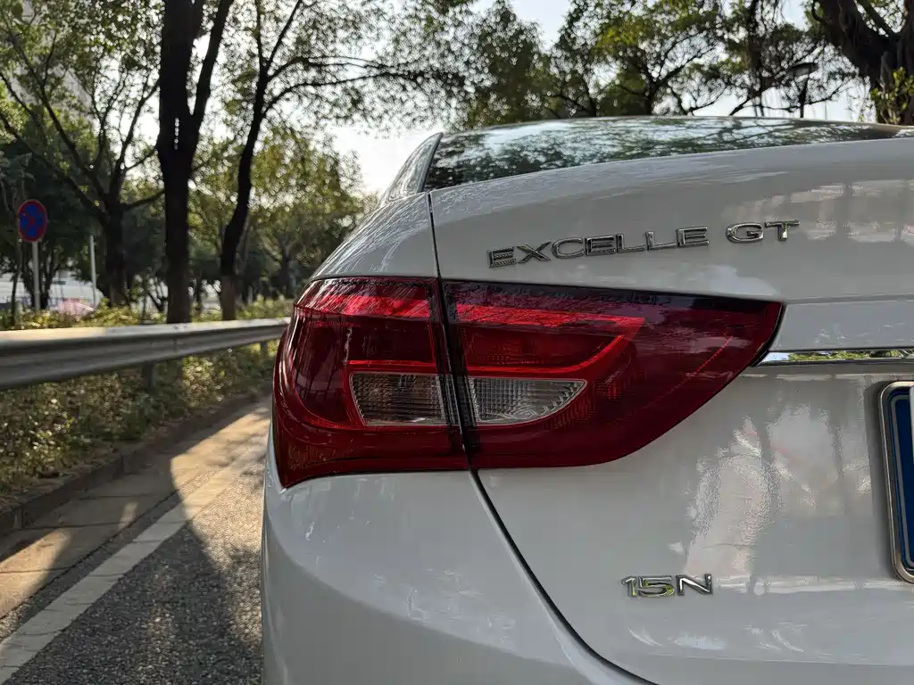 Buick Excelle 2017 — фото 19