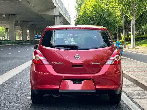 Nissan Tiida 2008