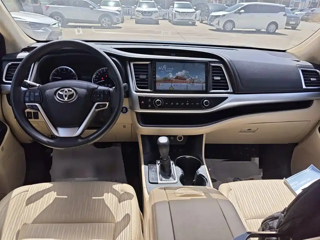 Toyota Highlander 2018 — фото 10