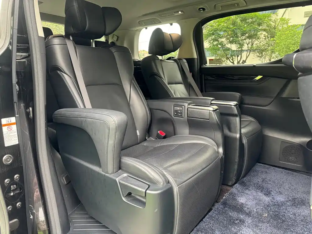 Toyota Vellfire 2021 — фото 13