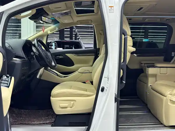 Toyota Vellfire 2021