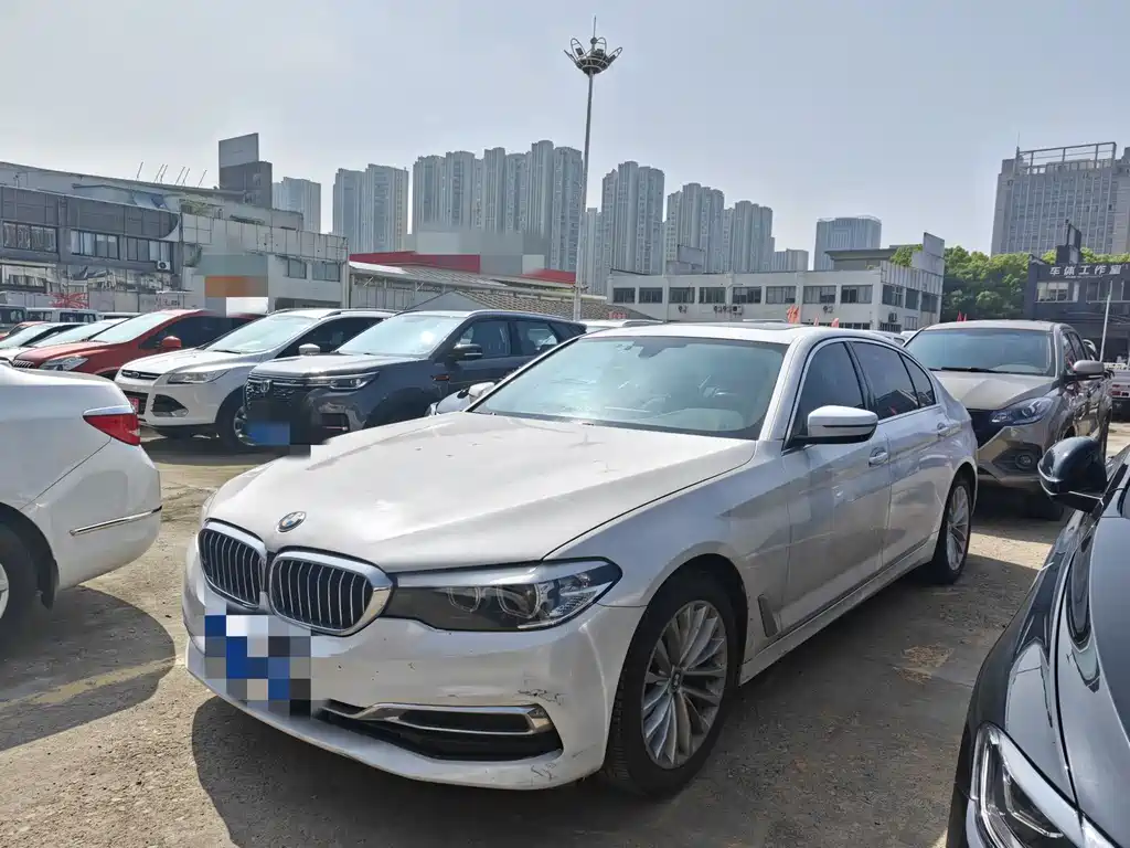 BMW 5 Series 2019 — фото 1