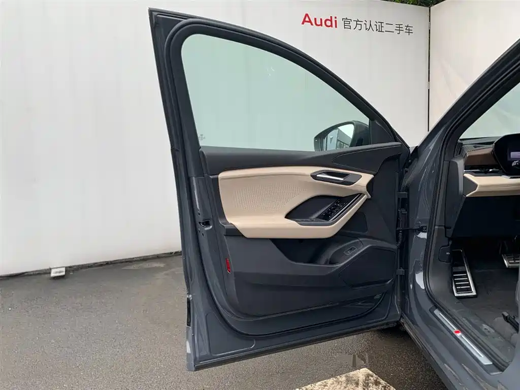 Audi Q6L e-tron 2026 — фото 17