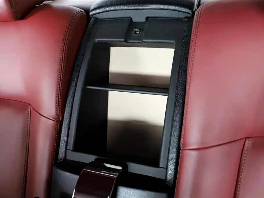Rolls-Royce Phantom 2012 — фото 26