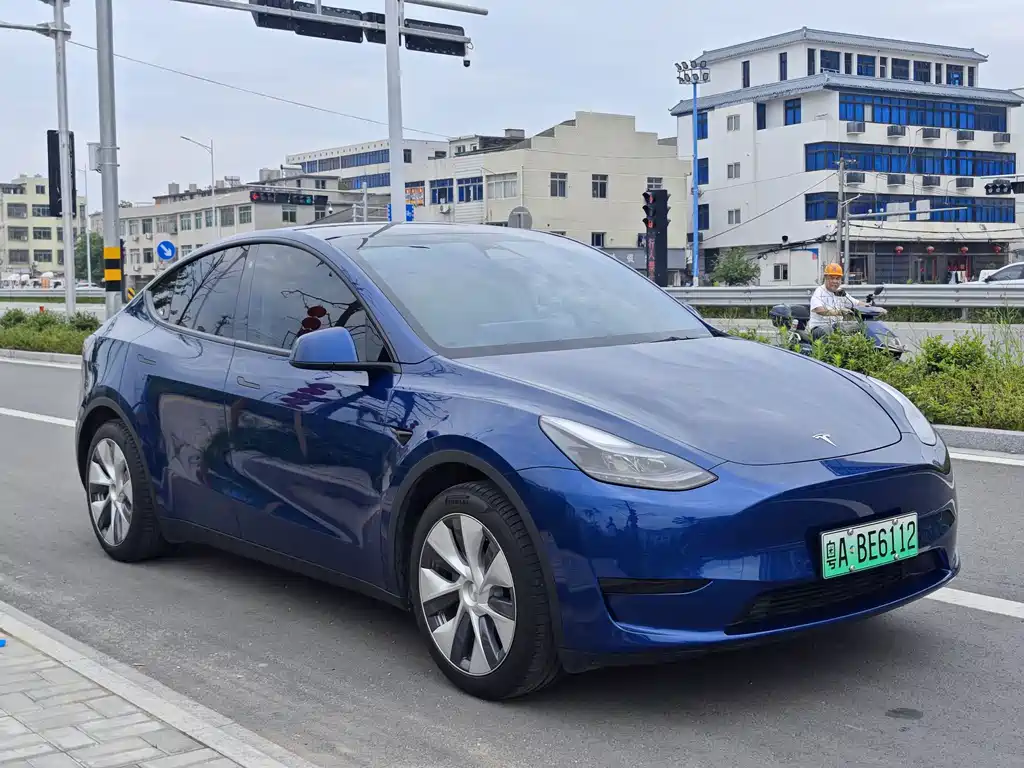 Tesla Model Y 2023 — фото 3