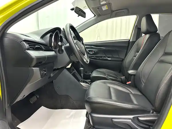 Toyota Yaris L 2022