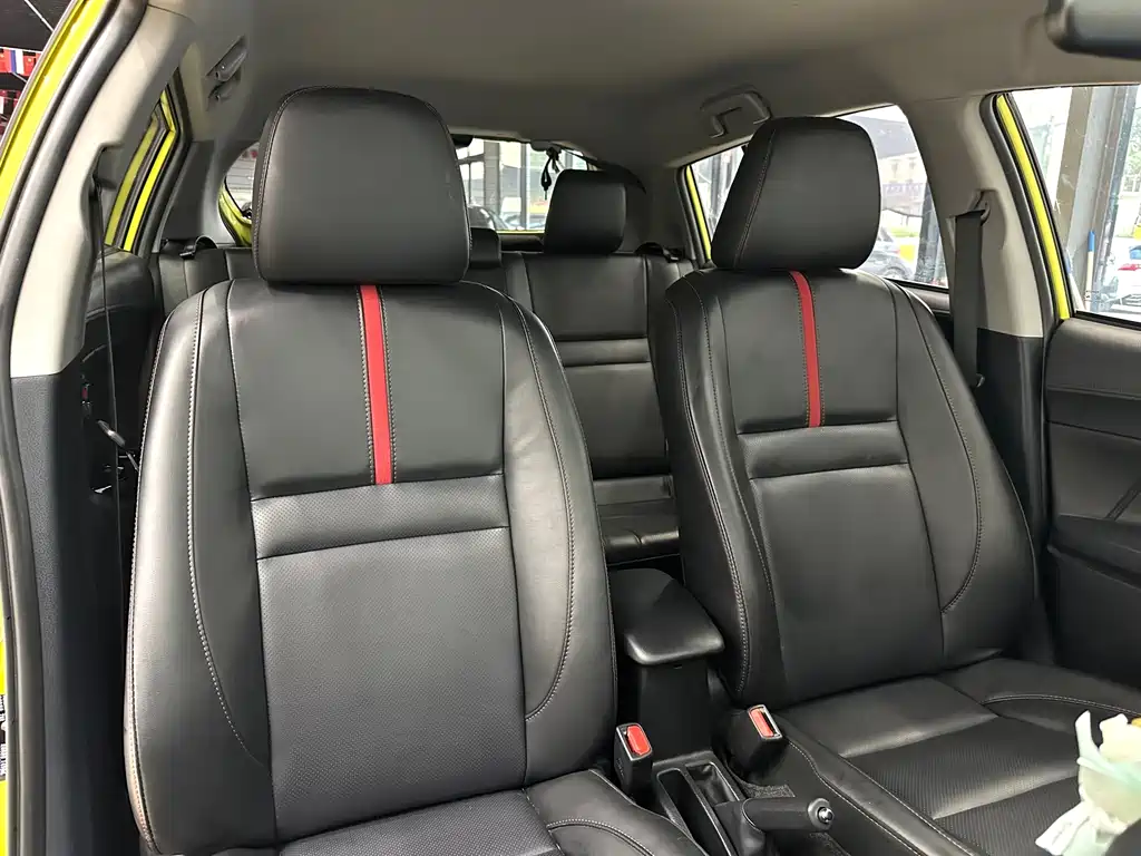 Toyota Yaris L 2022 — фото 9