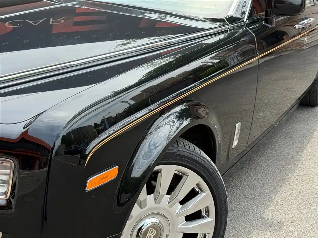 Rolls-Royce Phantom 2012 — фото 28