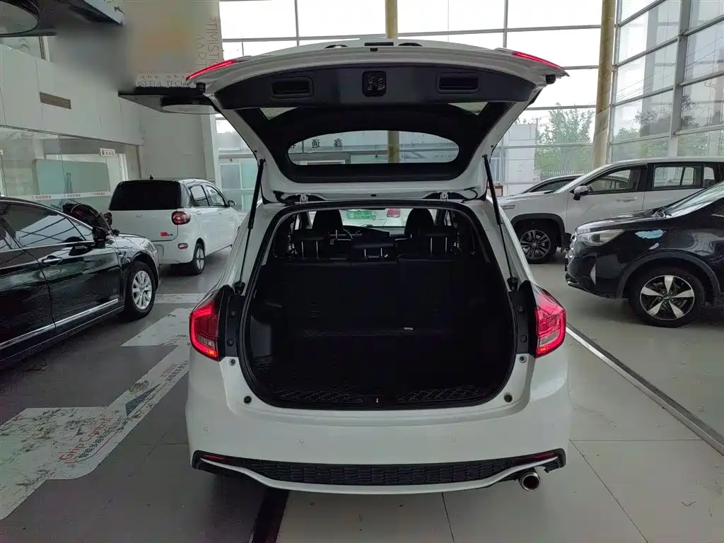 Honda Jade 2017 — фото 19