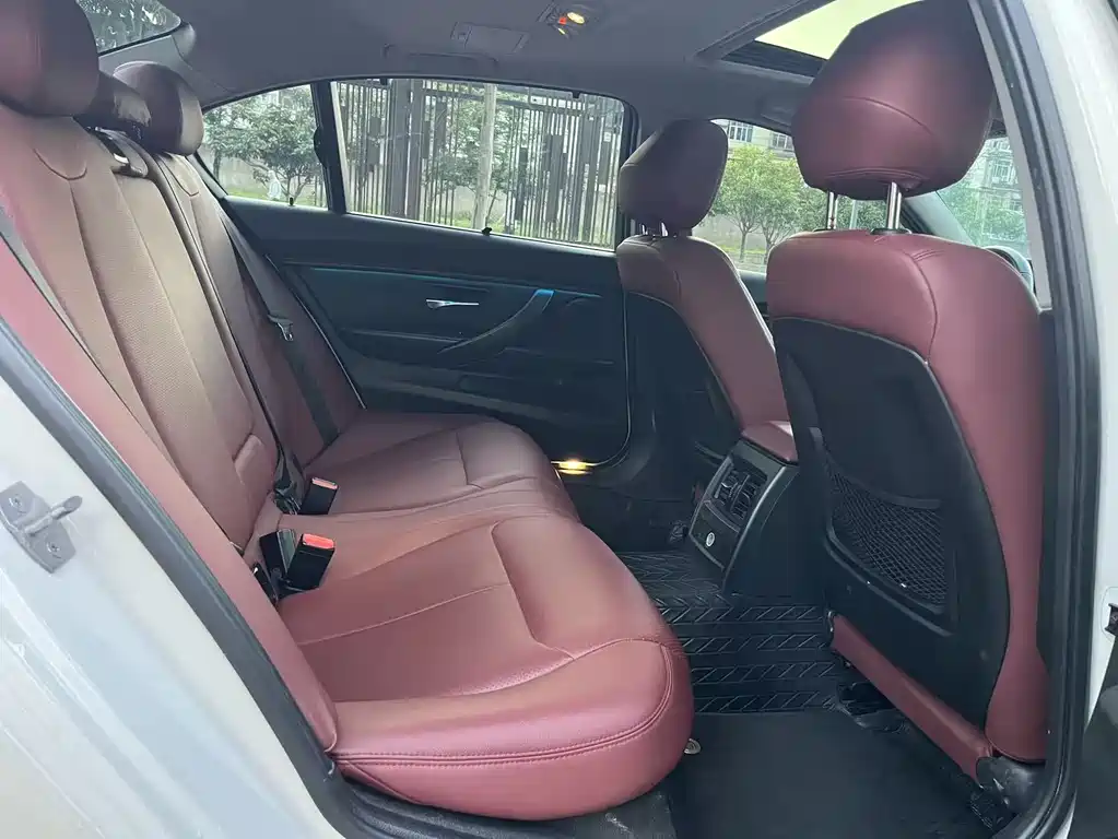 BMW 3 Series 2015 — фото 19
