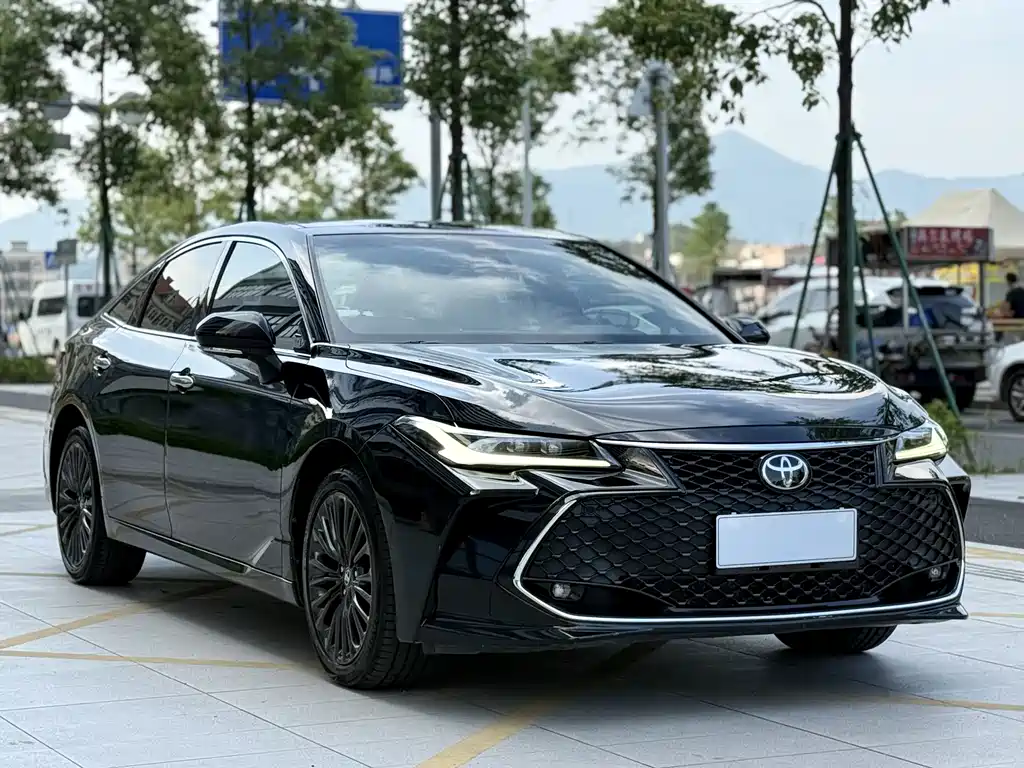 Toyota Avalon 2023 — фото 1