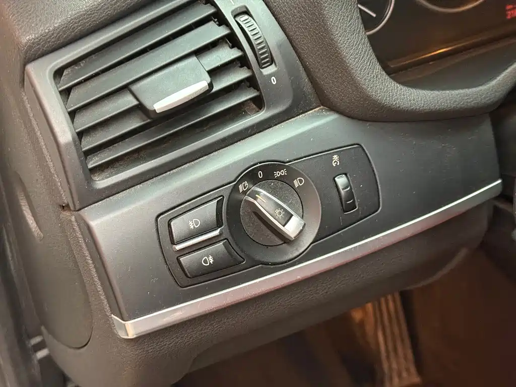 BMW X3 2012 — фото 10