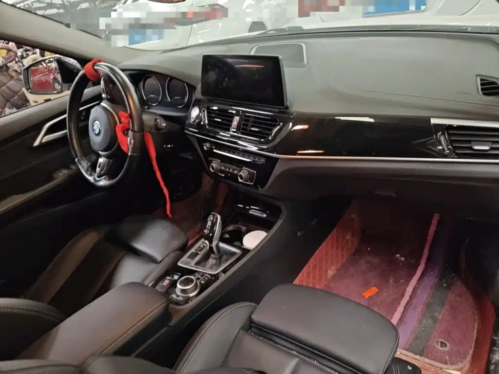 BMW 1 Series 2022 — фото 10