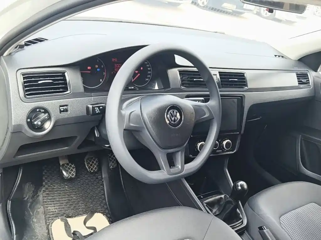 Volkswagen Santana 2018 — фото 10