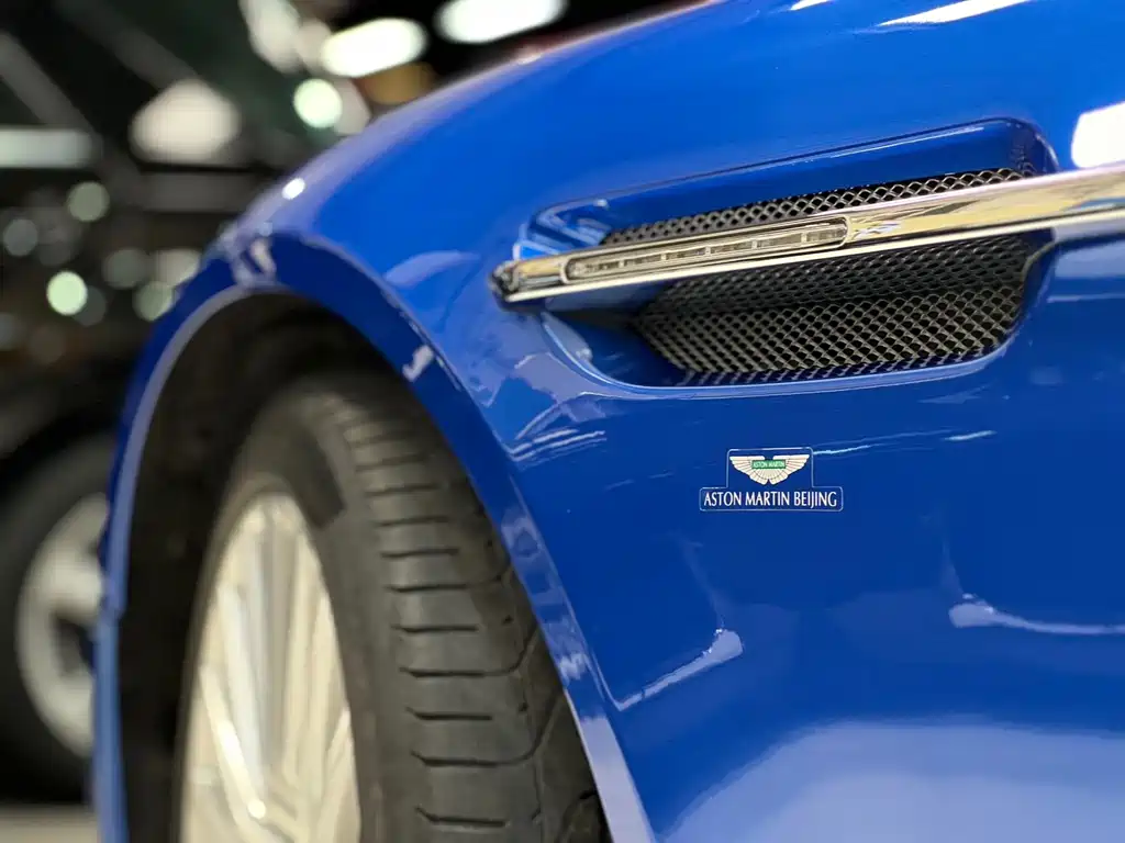 Aston Martin Rapide 2018 — фото 24