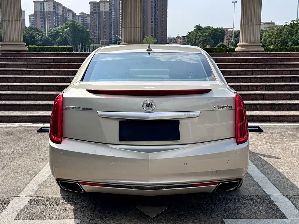 Cadillac XTS 2015 — фото 11