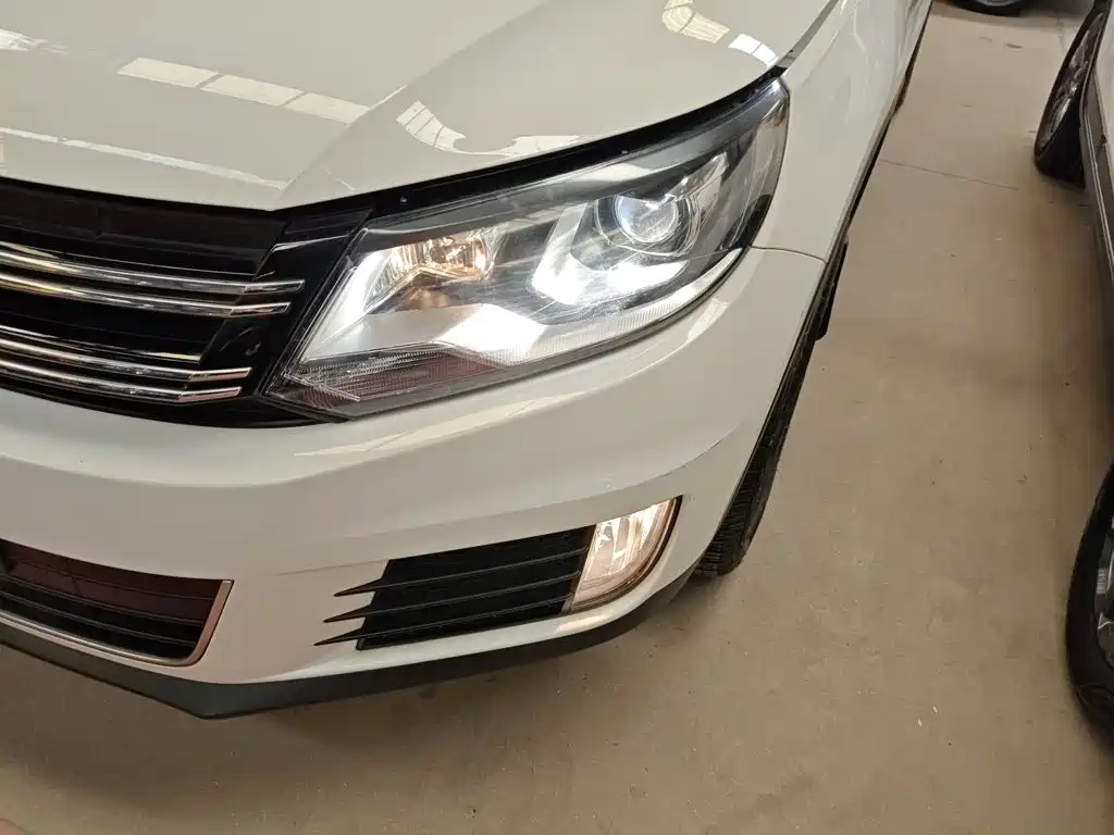 Volkswagen Tiguan 2016 — фото 24