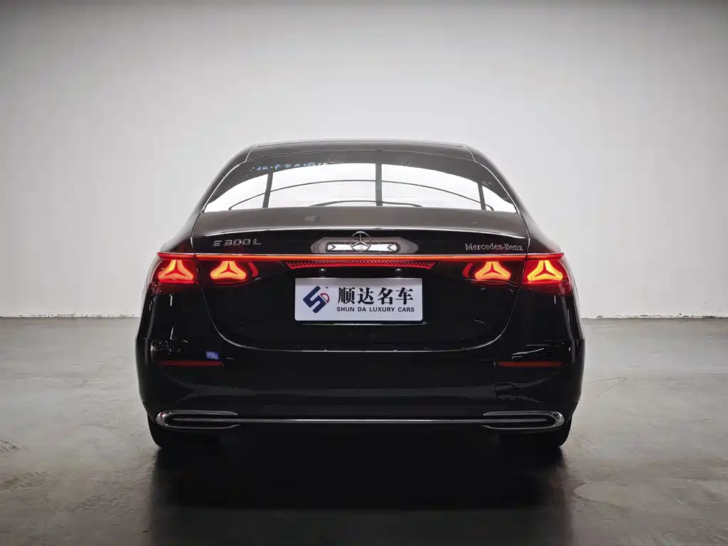 Mercedes-Benz E-Class 2024