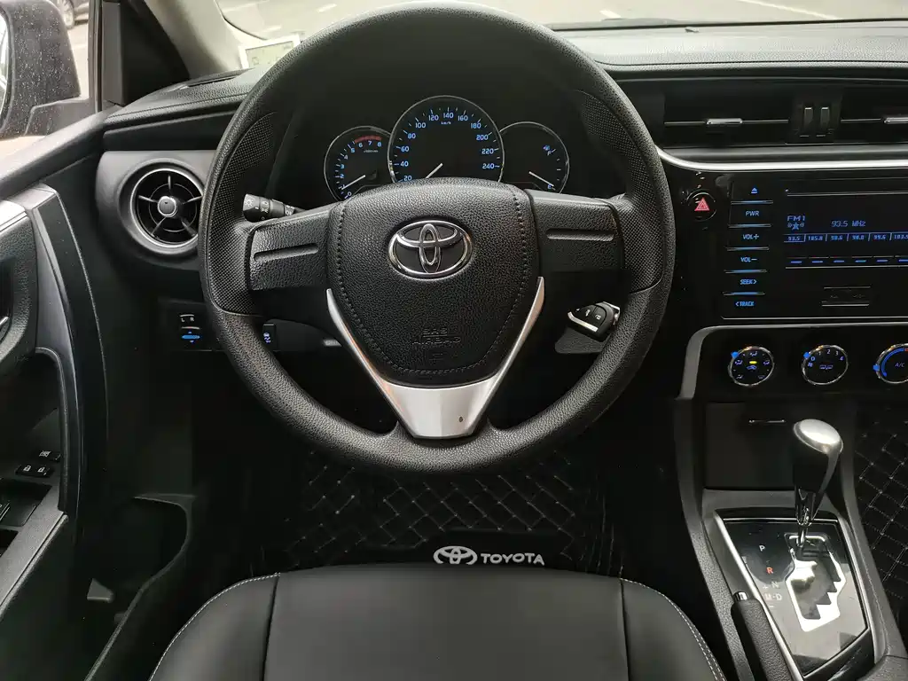 Toyota Corolla 2017 — фото 21