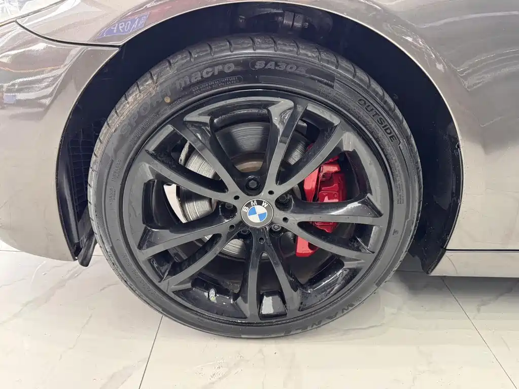 BMW 5 Series 2015 — фото 10