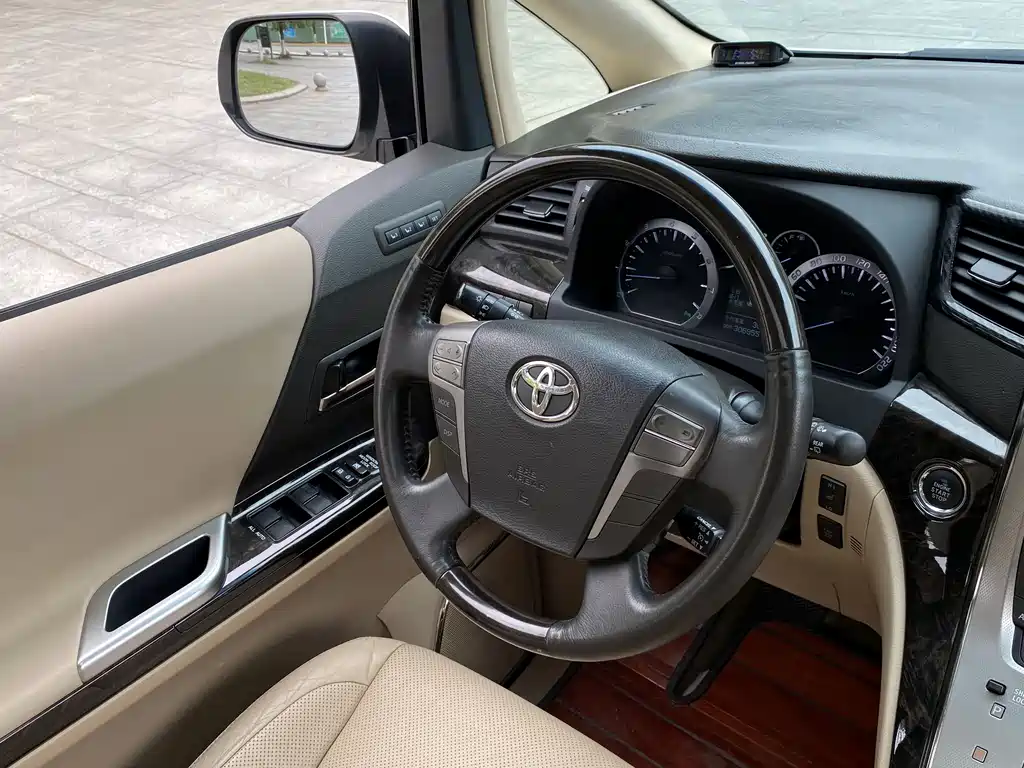 Toyota Alphard 2012 — фото 10