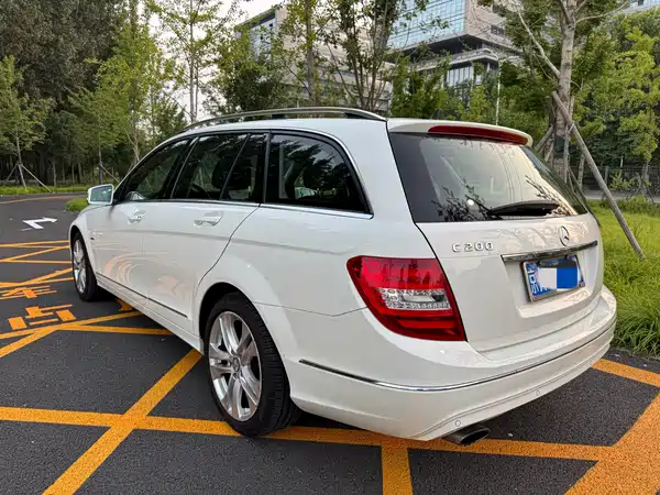 Mercedes-Benz C-Class 2011
