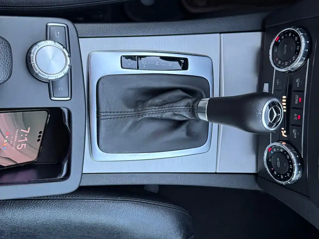 Mercedes-Benz C-Class 2011 — фото 19