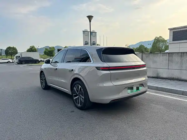 Li Auto L6 2024