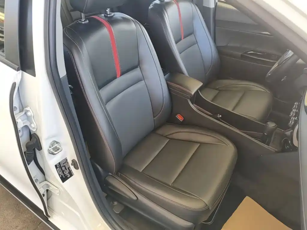 Toyota Yaris L 2022 — фото 20