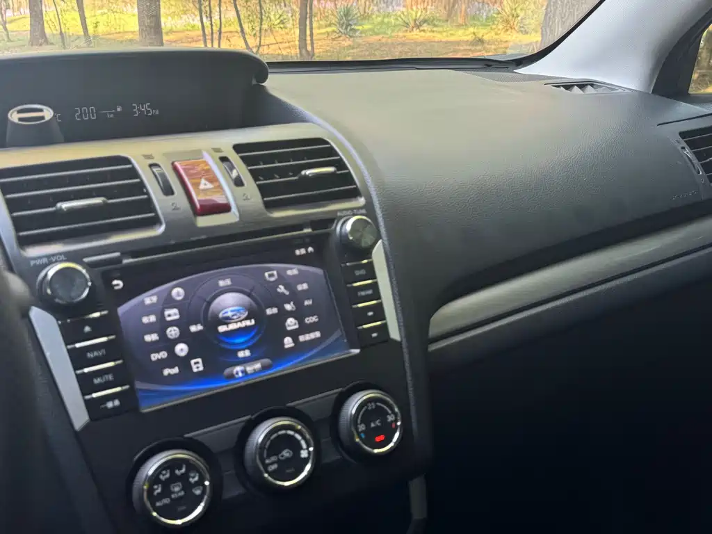 Subaru Forester 2015 — фото 14