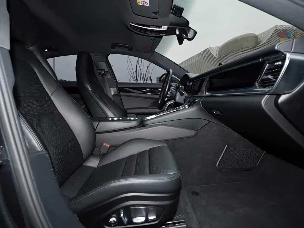 Porsche Panamera 2018 — фото 13