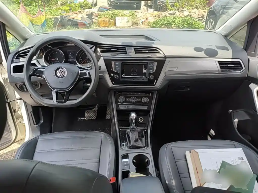 Volkswagen Touran 2016 — фото 10