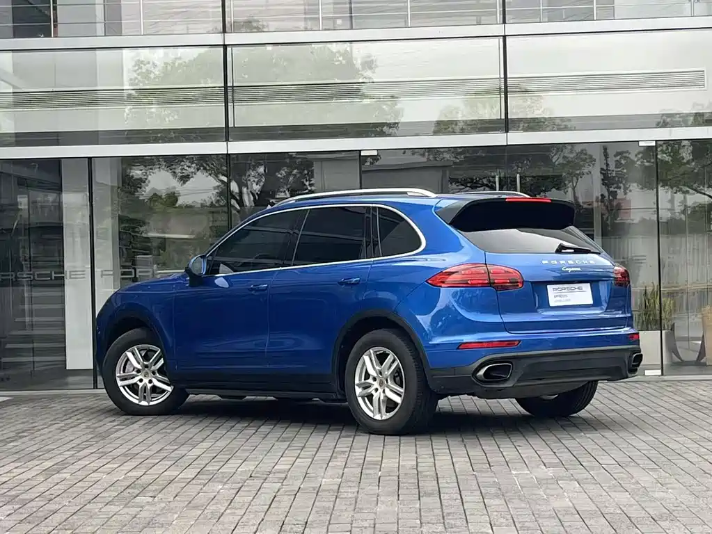 Porsche Cayenne 2017 — фото 3