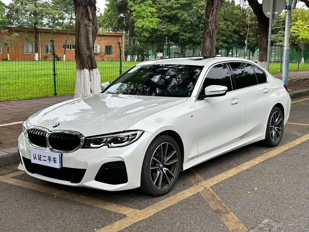 BMW 3 Series 2021 — фото 1