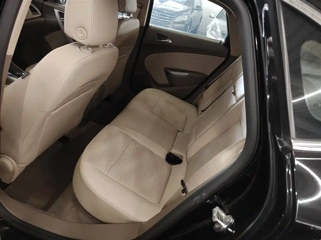 Buick Excelle 2014 — фото 17