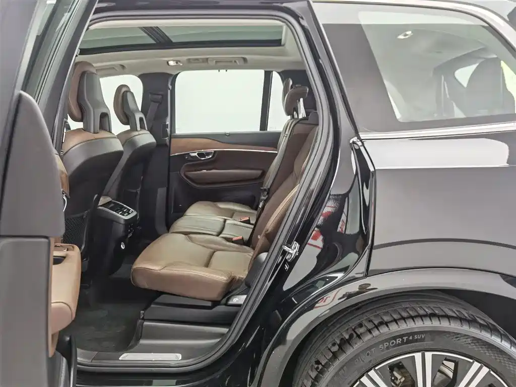 Volvo XC90 2020 — фото 15