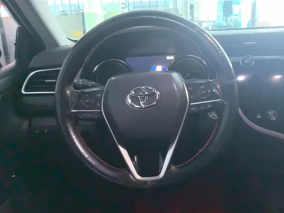 Toyota Camry 2020 — фото 15