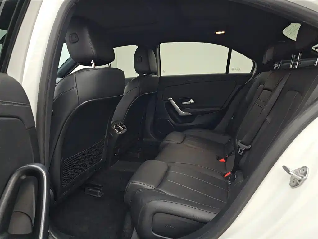 Mercedes-Benz A-Class 2023 — фото 12